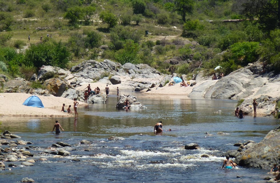VIDEO: así fue rescatada una persona este domingo por el guardavidas Matías Parodi en el río de Cuesta Blanca