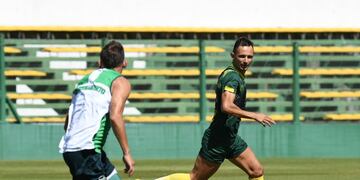 El lateral izquierdo Marcelo Benítez integró el plantel de Defensa y Justicia que ganó la Copa Sudamericana 2020 y la Recopa Sudamericana 2021.