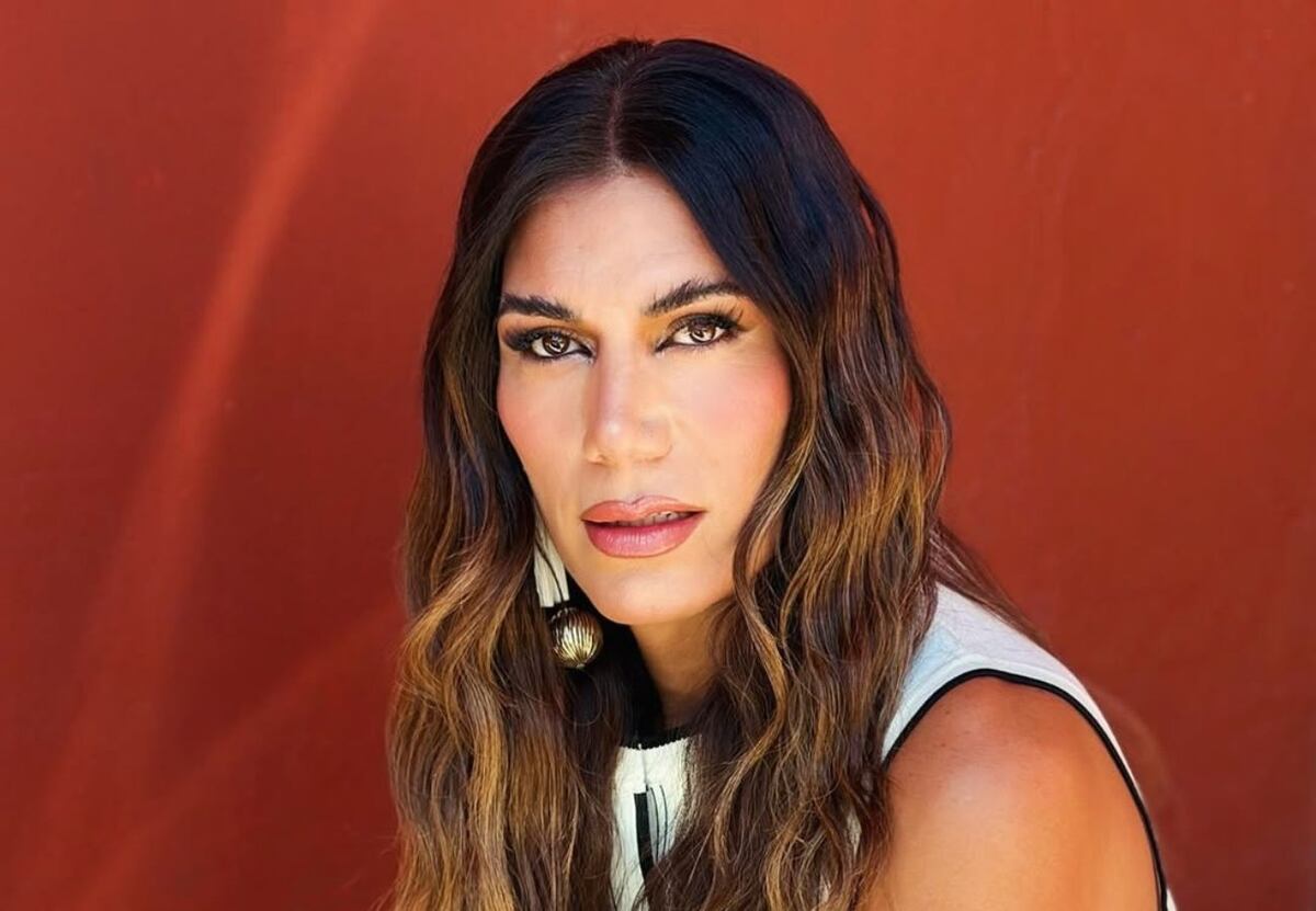 Desde la playa, Flor de la V posó con un traje de baño animal print ultra cavado y se robó todas las miradas