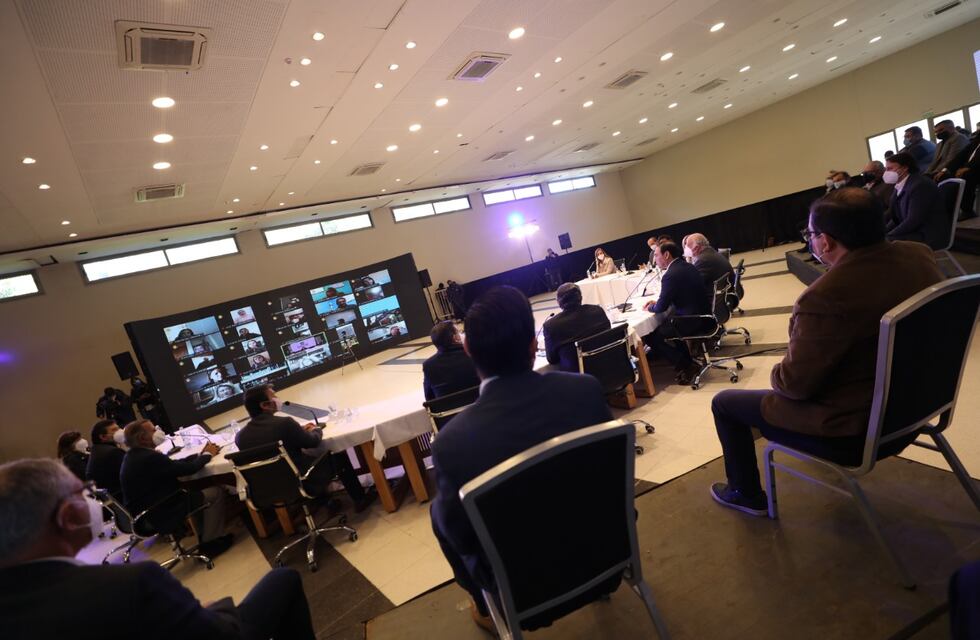 Gustavo Valdés presentó su candidatura para la reelección ante aliados de la coalición provincial