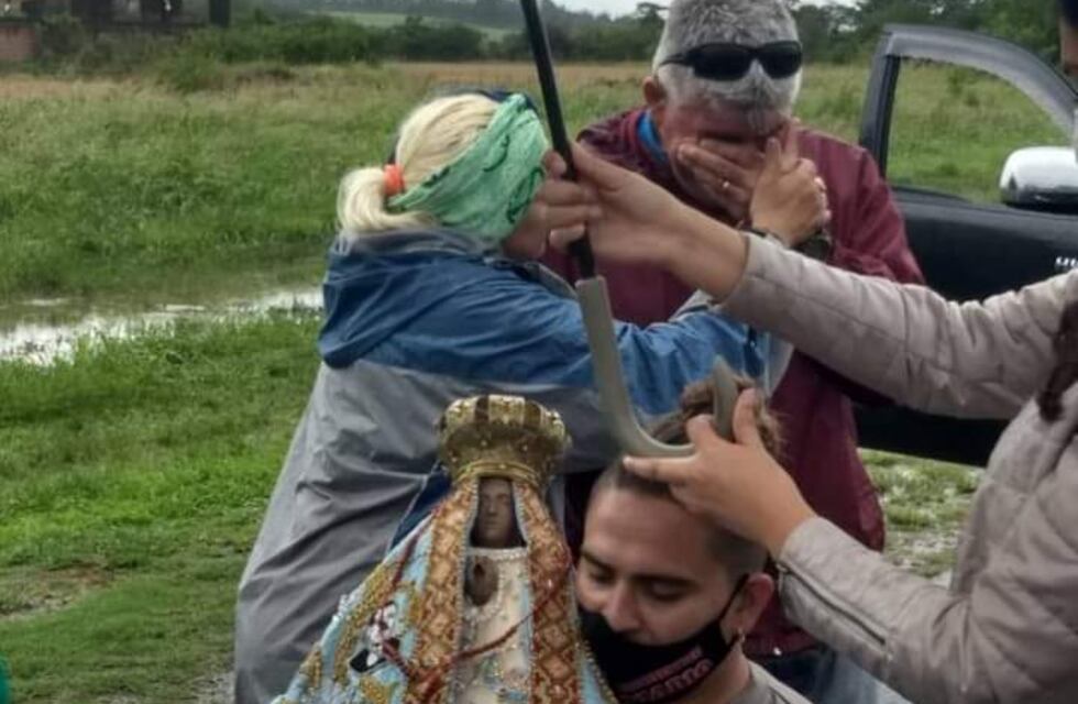 Conmovedor: la Virgen del Valle fue al encuentro de un peregrino que fue de Tucumán a Catamarca en silla de ruedas