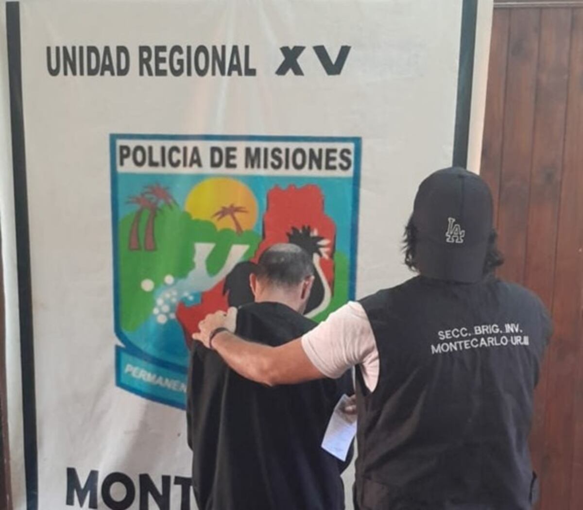 Una pelea entre vecinos en Montecarlo terminó con un herido grave y un detenido.