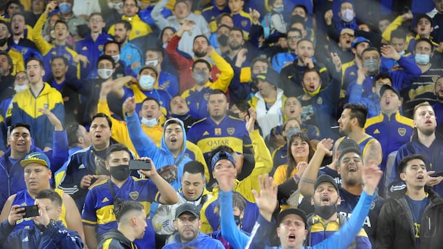 El Gobierno estudia ampliar el aforo permitido en las canchas de fútbol. / Clarín.