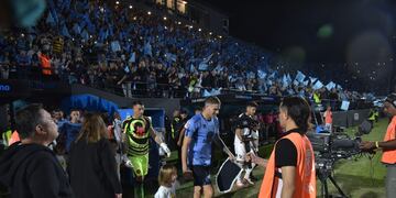 El recibimiento a Belgrano, otra vez espectacular, Gigante (Facundo Luque / La Voz).