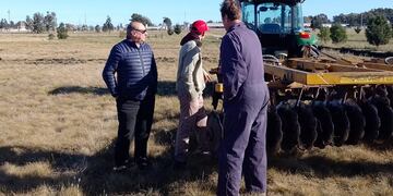 Tres Arroyos: Comenzaron los trabajos en las futuras canchas de fútbol y rugby en el Polo Educativo – Deportivo