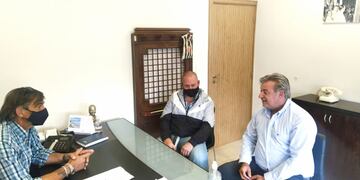 Carlos Bianchi y Rogelio Zumpano recibieron al director de discapacidad del Partido de General Pueyrredón en la sede del SECZA Mar del Plata.