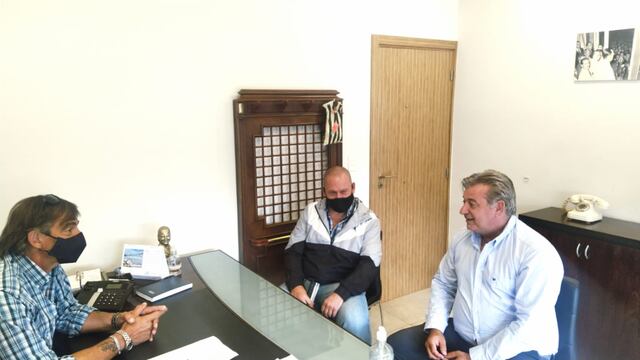 Carlos Bianchi y Rogelio Zumpano recibieron al director de discapacidad del Partido de General Pueyrredón en la sede del SECZA Mar del Plata.