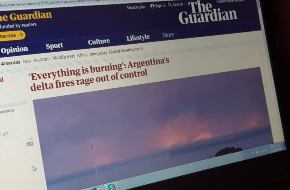 Los incendios que arrasan las islas del Paraná bajo el ojo de uno de los principales diarios ingleses