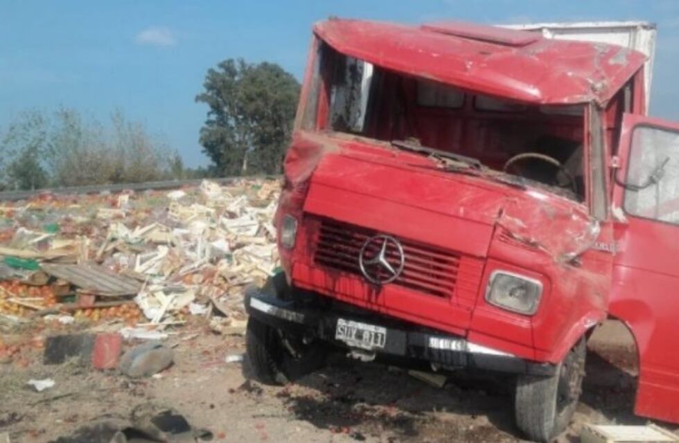 Un camionero está grave tras chocar en San Martín