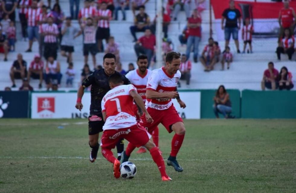 Instituto jugó mal y perdió ante el Deportivo Morón