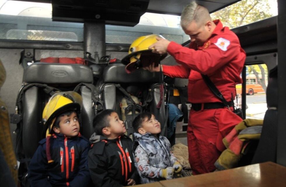 Bombero Voluntario, homenaje a los héroes anónimos