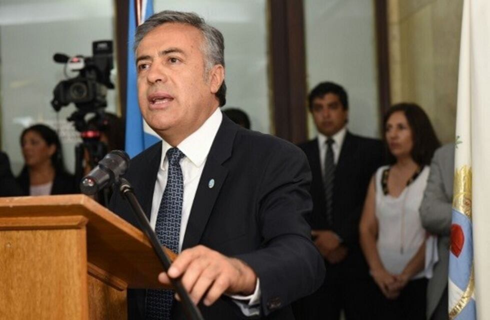 Cornejo les remarcó a los jueces que tienen "los mejores sueldos de Mendoza"