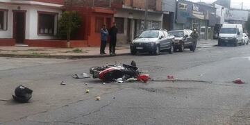 Accidente entre auto y moto