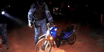 La mota estaba abandonada en una calle terrada\u002E