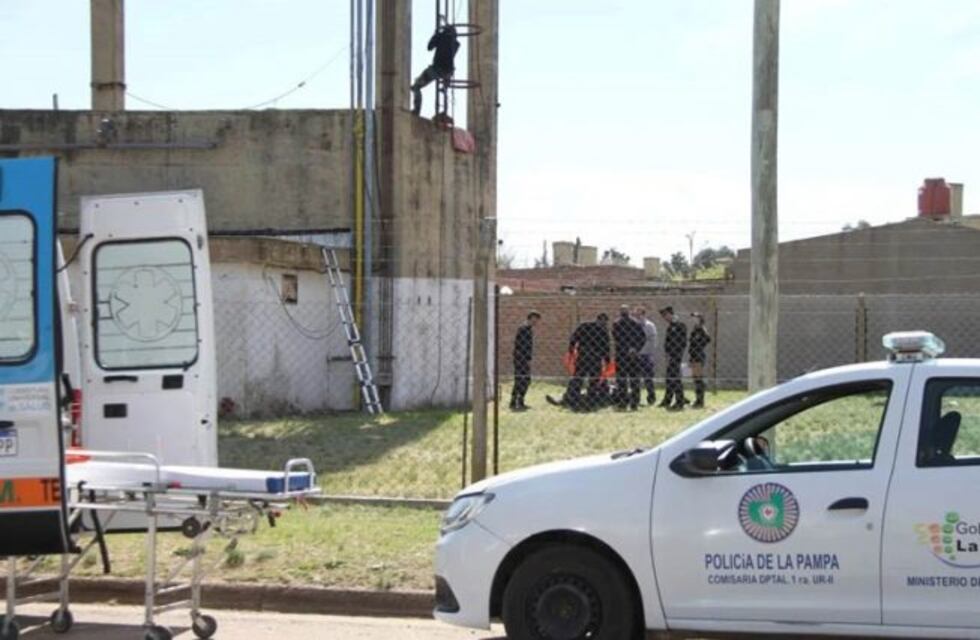 En General Pico un policía del Grupo Especial cayó desde 5 metros cuando hacía rapel