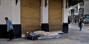 Ola de frío en Buenos Aires: cómo ayudar a alguien en situación de calle
