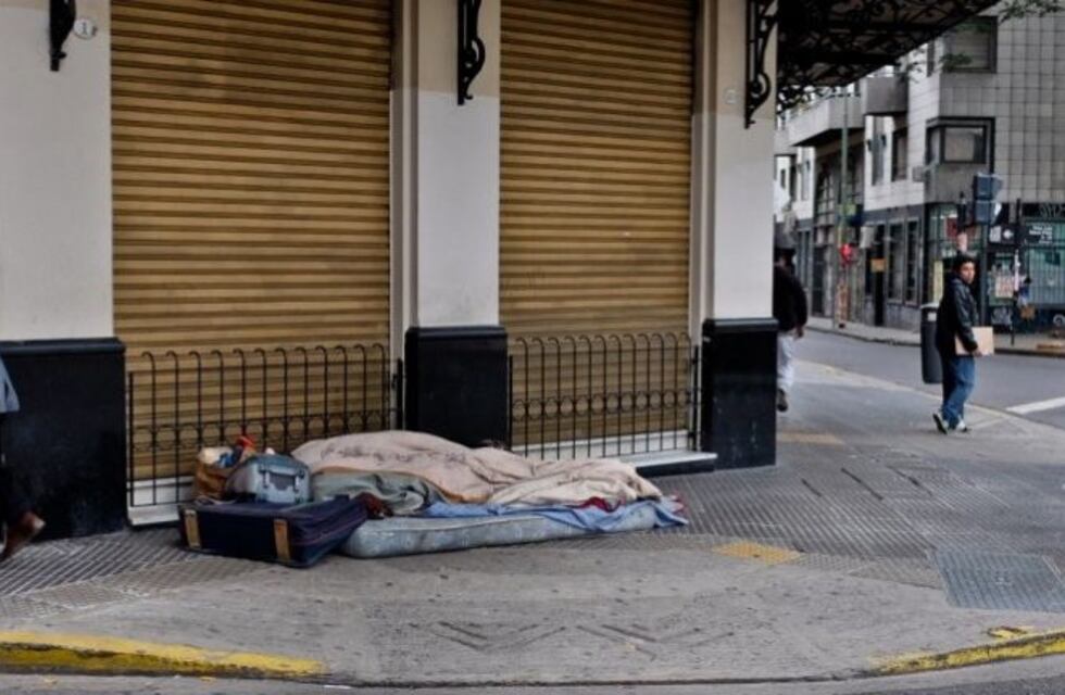 Según un censo popular, más de 4300 personas duermen en las calles porteñas