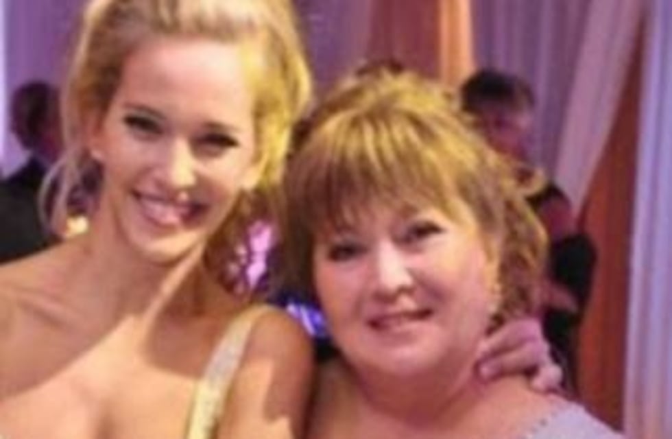 A la mamá de Luisana Lopilato le cobraron $8 mil en la peluquería y su hija estalló de furia