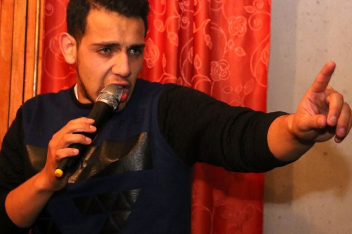 La banda ensaya en el living de una humilde casa de barrio\u002E