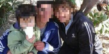 El pequeño junto a sus padres, ambos sospechados\u002E