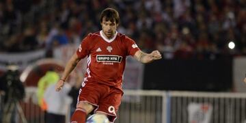 DYN309, BUENOS AIRES 01/07/2017, DESPEDIDA DE FERNANDO CAVENAGHI EN EL ESTADIO MONUMENTAL\u002E FOTO: DYN/JAVIER BRUSCO\u002E