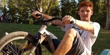 Balearon a un joven en Ituzaingó para robarle la moto y se encuentra internado en grave estado\u002E