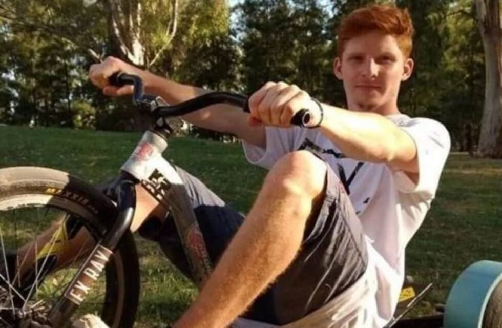Balearon a un joven para robarle la moto en Ituzaingó y está internado en grave estado