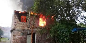 Se incendió una casa en La Adela (Portal21)