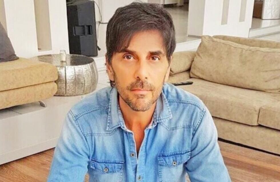 Se conoció una foto reciente de Juan Darthés junto a su esposa en Brasil