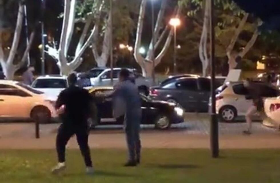 Grabaron parte de la pelea y el ataque a balazos con heridos en La Fluvial
