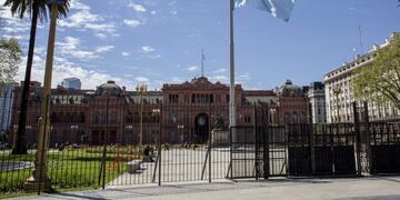 Las dudas sobre el futuro político tiñen de rojo a los mercados