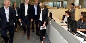 DYN54, BUENOS AIRES 30/11/16, EL JEFE DE GABINETE DE LA NACIu00d3N, MARCOS PEu00d1A, Y EL MINISTRO DE TRANSPORTE, GUILLERMO DIETRICH, RECORRIERON HOY LAS INSTALACIONES DE AEROLu00cdNEAS ARGENTINAS, EN EL AEROPUERTO JORGE NEWBERY, DONDE ADEMu00c1S DIALOGARON CON LOS EMPLEADOS DE LA EMPRESA Au00c9REA. LOS ACOMPAu00d1ARON LA PRESIDENTE DE AA, ISELA COSTANTINI, Y OTROS FUNCIONARIOS.FOTO:DYN/PRESIDENCIA ciudad de buenos aires marcos peu00f1a guillermo dietrich isela costantini jefe de gabinete visita oficinas de aerolineas argentinos