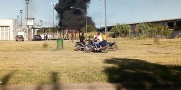 Incendio en planta de reciclaje