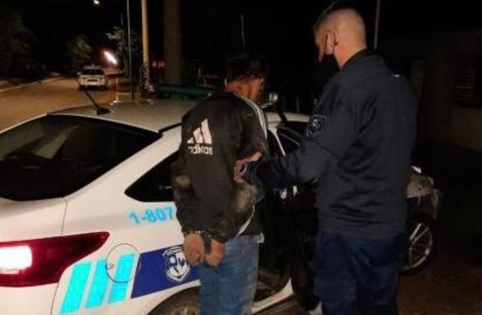 Como en la película, robó, huyó y lo pescaron