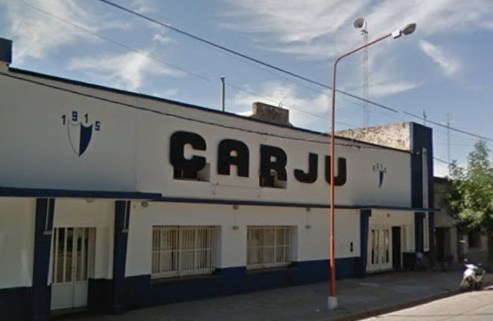 Quiso robar en un club, cayó al vacío y se fracturó ambas piernas