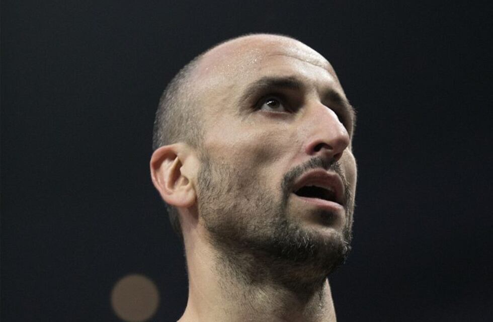 Video: El emotivo homenaje de los excompañeros de los Spurs para Manu Ginóbili