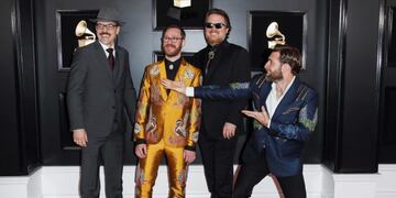 ELX12\u002E Los Angeles (United States), 10/02/2019\u002E- Members of the band Wood & Wire arrive for the 61st annual Grammy Awards ceremony at the Staples Center in Los Angeles, California, USA, 10 February 2019\u002E (Estados Unidos) EFE/EPA/NINA PROMMER