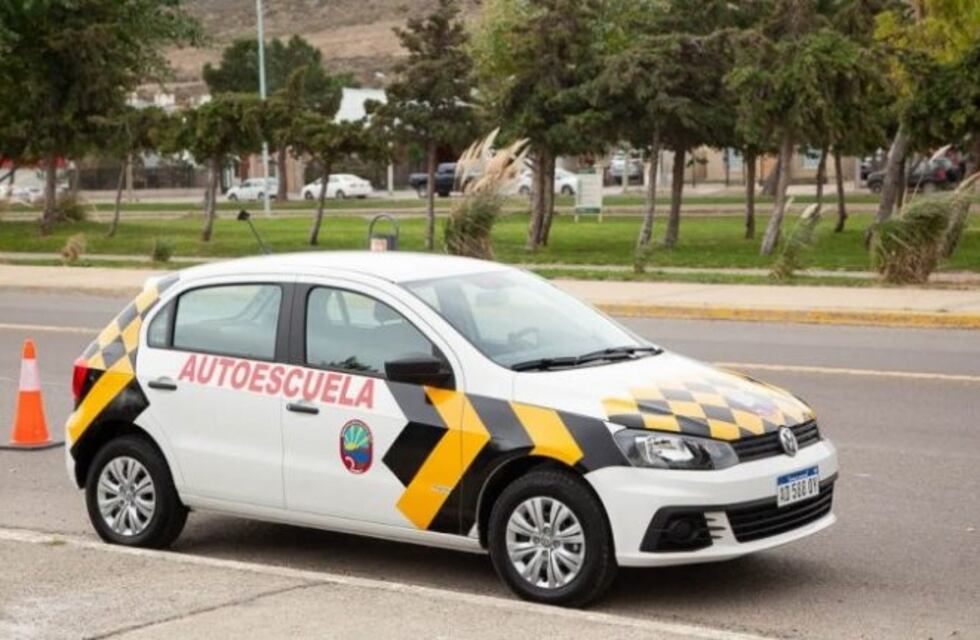 Se adquirió un autoescuela para sacar la licencia de conducir