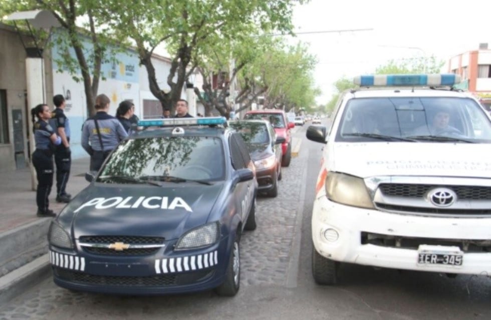 Apuñalaron a un joven en un asalto y sufrió graves heridas