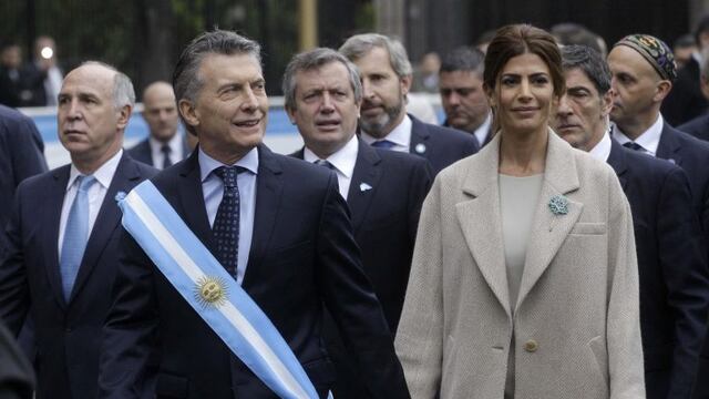 DYN04, BUENOS AIRES 25/05/17, EL PRESIDENTE MAURICIO MACRI JUNTO A SU ESPOSA,  ARRIBA A LA CATEDRAL METROPOLITINA.DYN/ALBERTO RAGGIO.