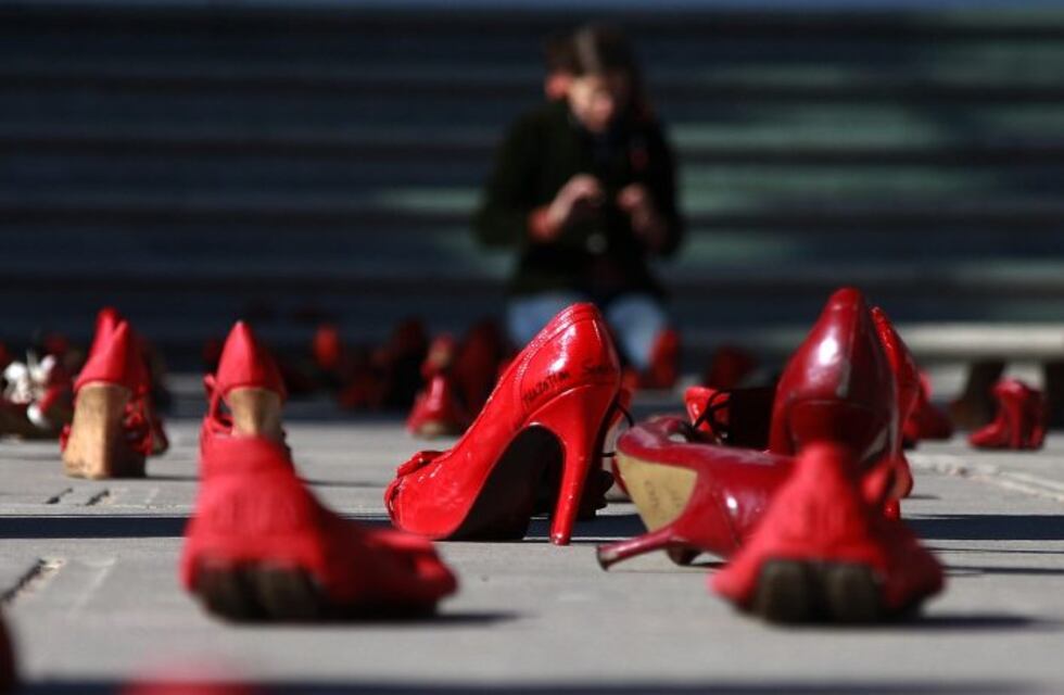 Zapatos rojos, una intervención artística contra la violencia de género