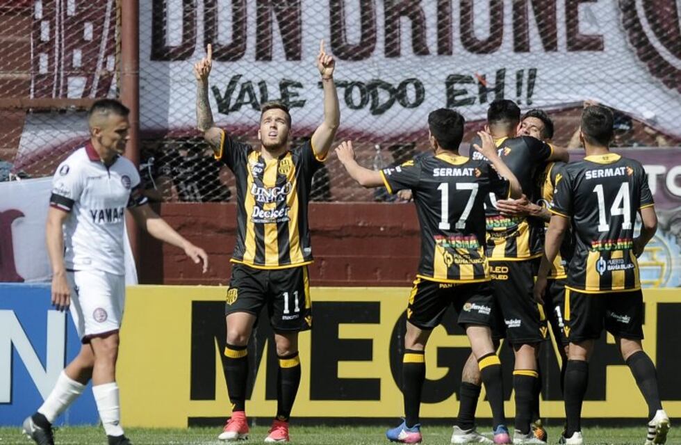 Olimpo se impuso ante Lanús (2-0) en su primera victoria en la Superliga