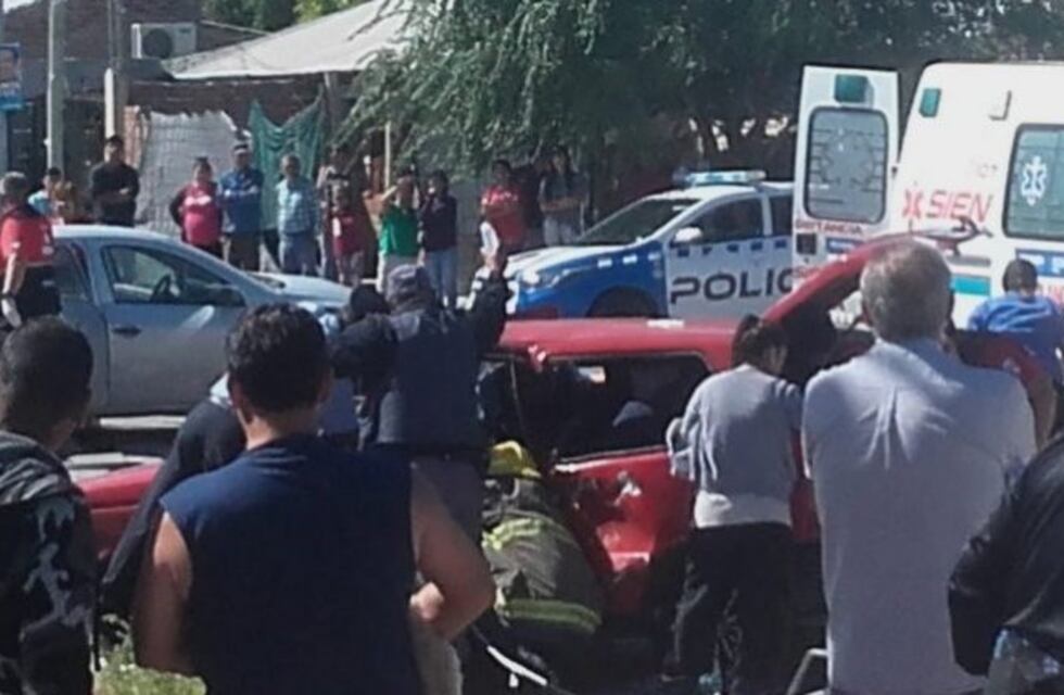 Un bebé resultó herido a raíz de una colisión entre dos autos