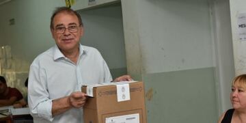 Eduardo Tassano ya emitió su voto