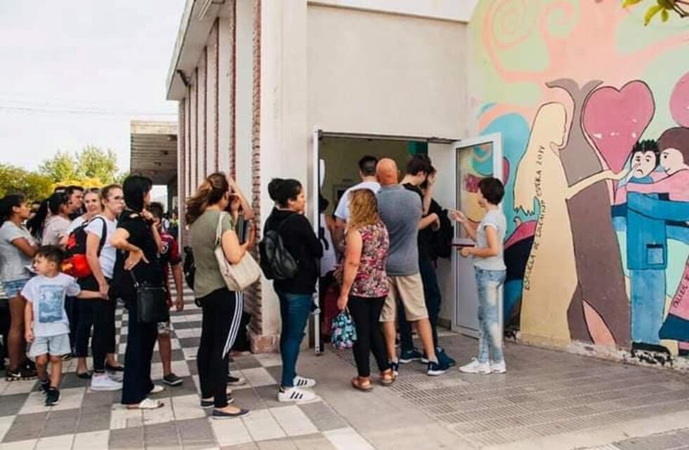 Punta Alta: última entrega del BEG para adultos del CENS, Terciarios y Universitarios