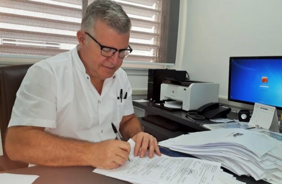Hugo Gorla deja la dirección del Hospital Centenario