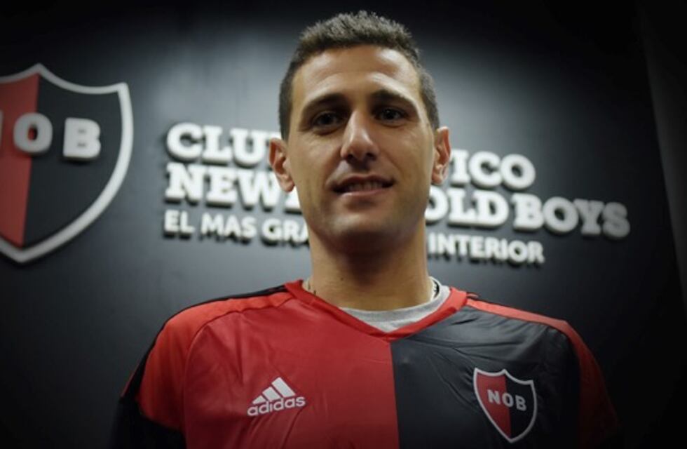 Bianchi firmó contrato con Newell's y aseguró que llegó "al lugar que quería"