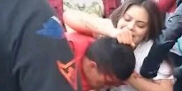 Una mujer, víctima de un robo le dio una golpiza al delincuente: \