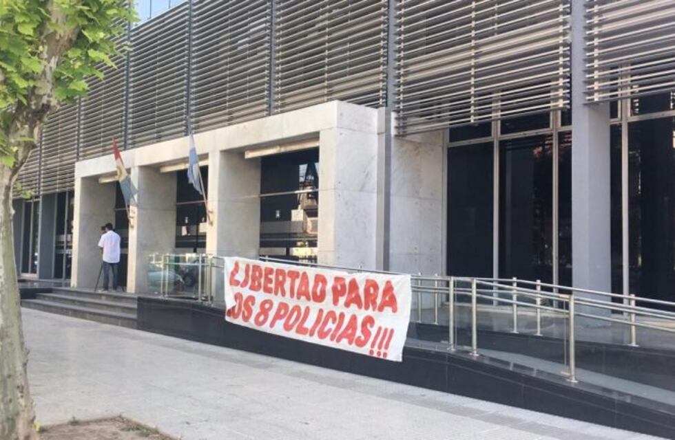 Para Justicia, los policías no torturaron en Sunchales y liberaron a los 2 últimos uniformados presos