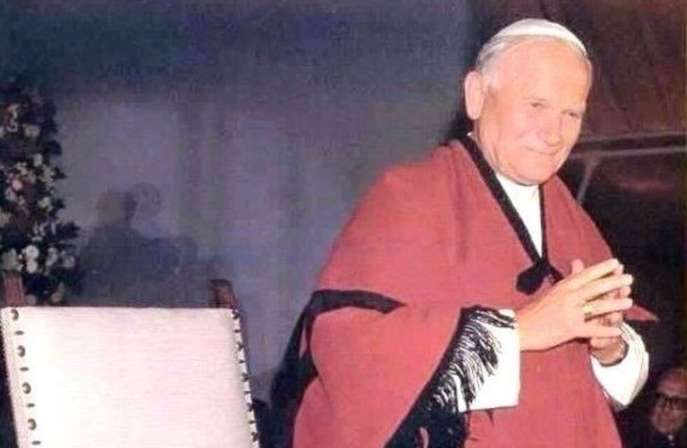 Hoy se cumplen 33 años de la visita de Juan Pablo II al Señor y la Virgen del Milagro